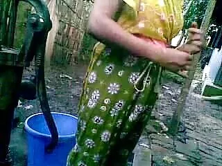 सेक्स कपल ने फुल हिंदी सेक्सी मूवी छिपाया कैमरा