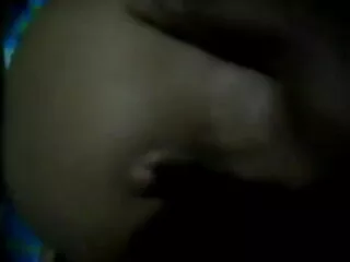 उसके बड़े फुल हिंदी सेक्सी मूवी स्तन उसे पागल कर देते हैं
